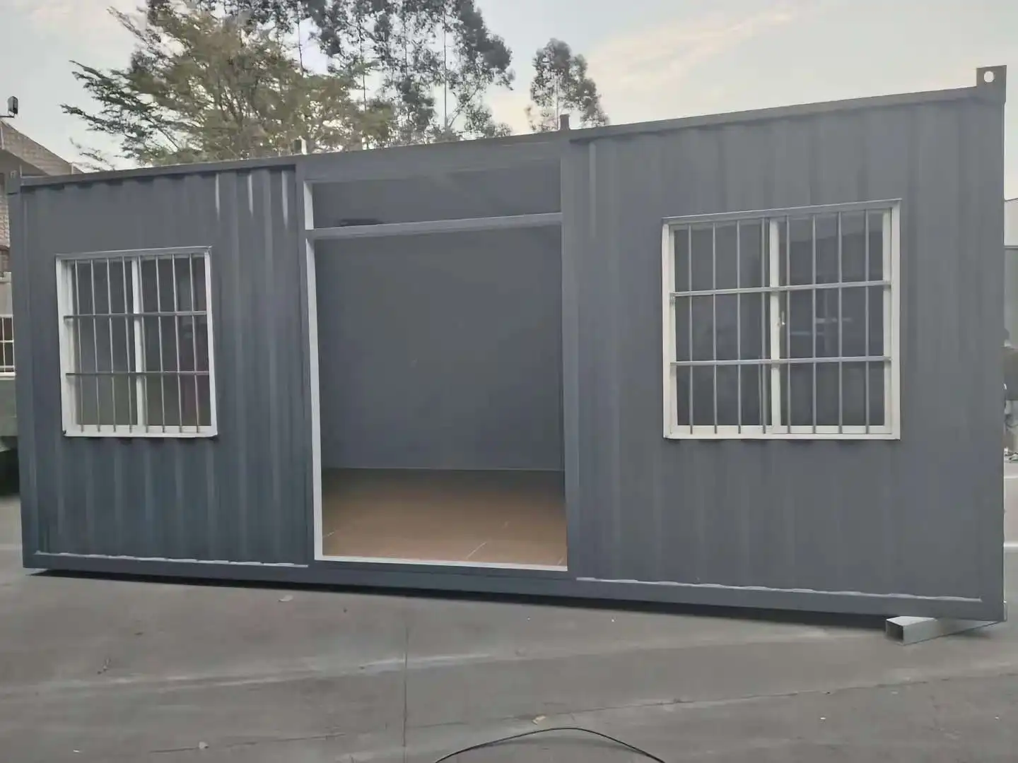 What is an expandable container?