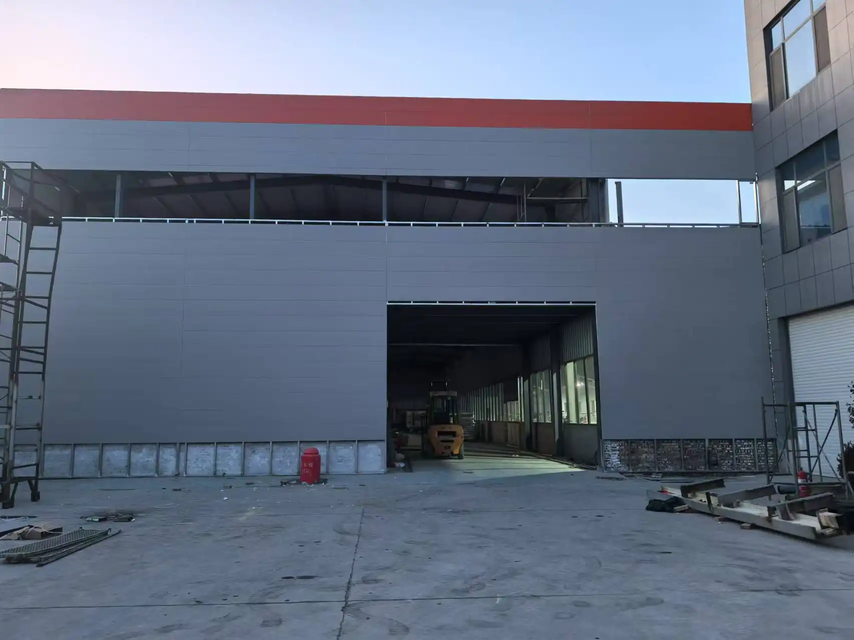 Is Black Corrugated Siding Ideal for Industrial Warehouse Facades?