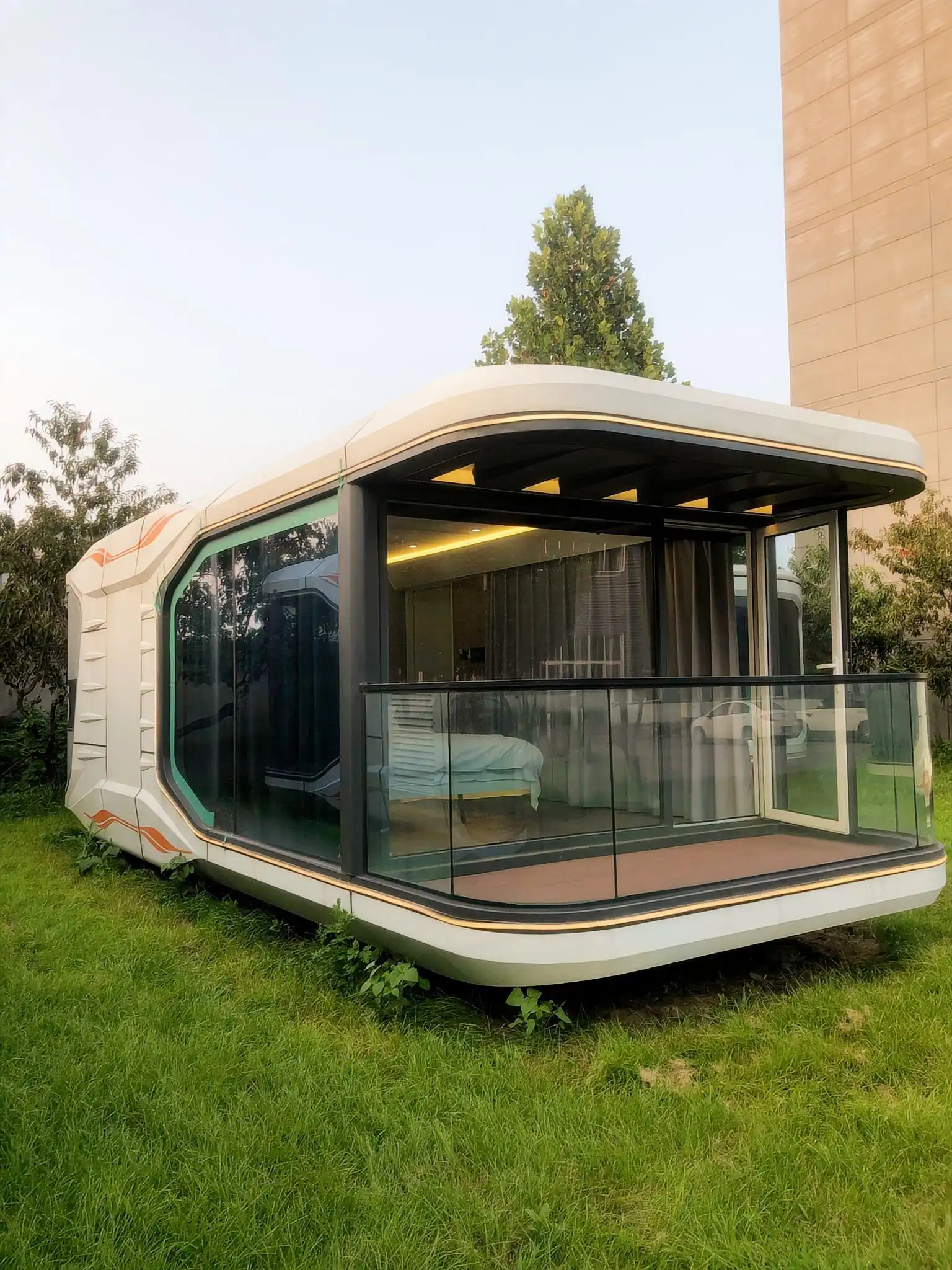 Best uses of folding house containers for travel and tourism