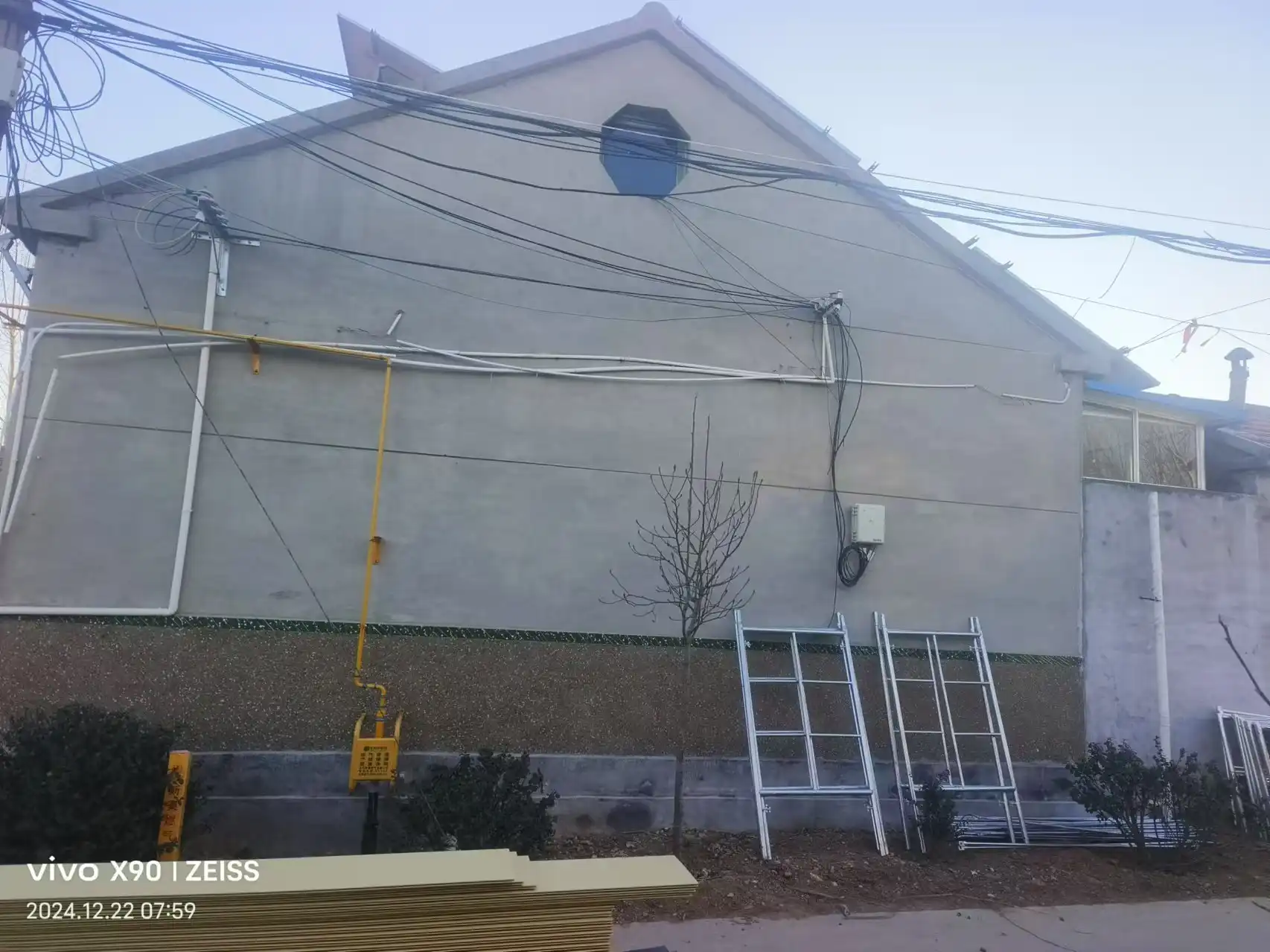Stylish Designs: Using Black Metal Siding Creatively