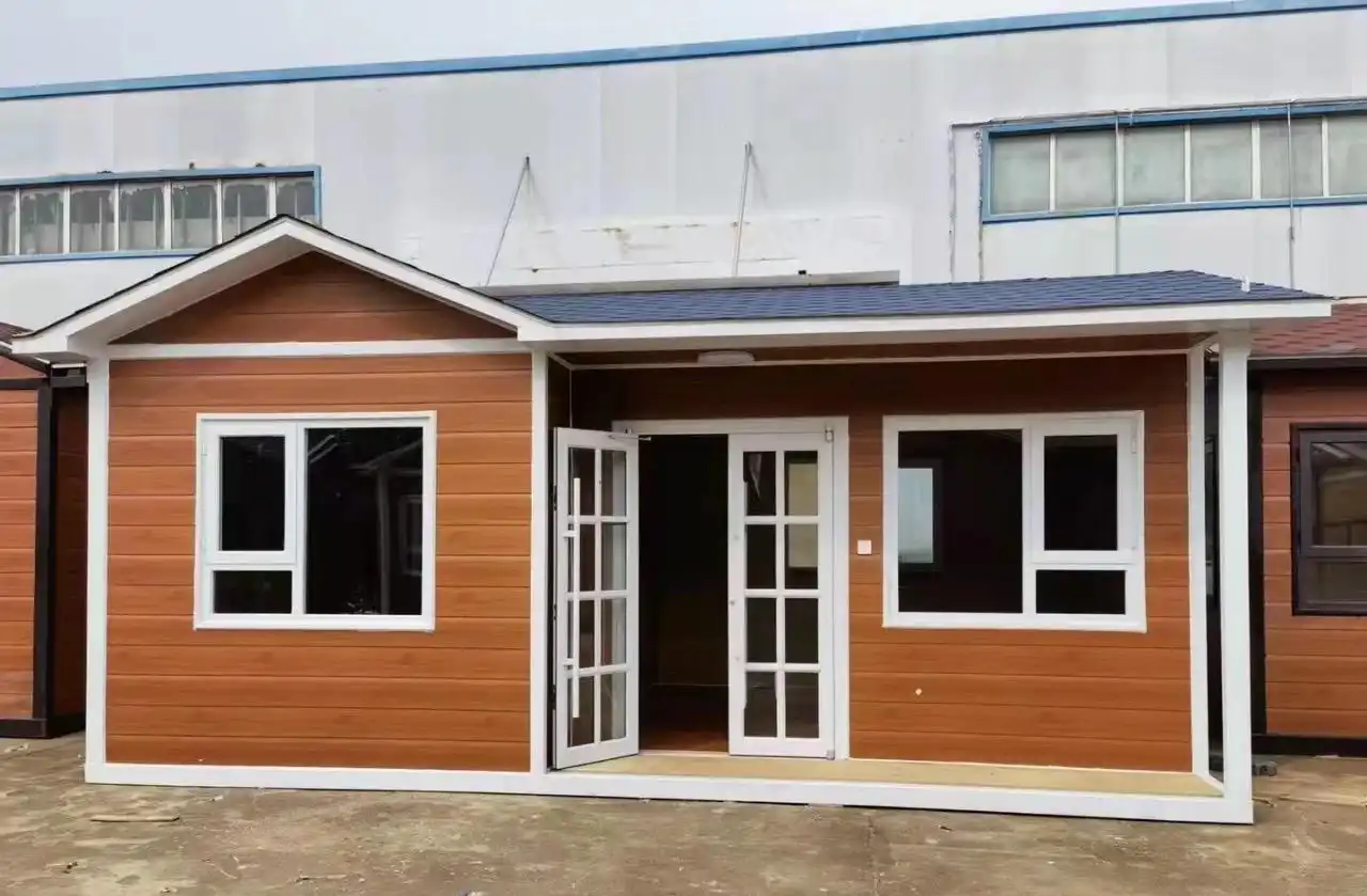 What are the benefits of a sandwich panel?