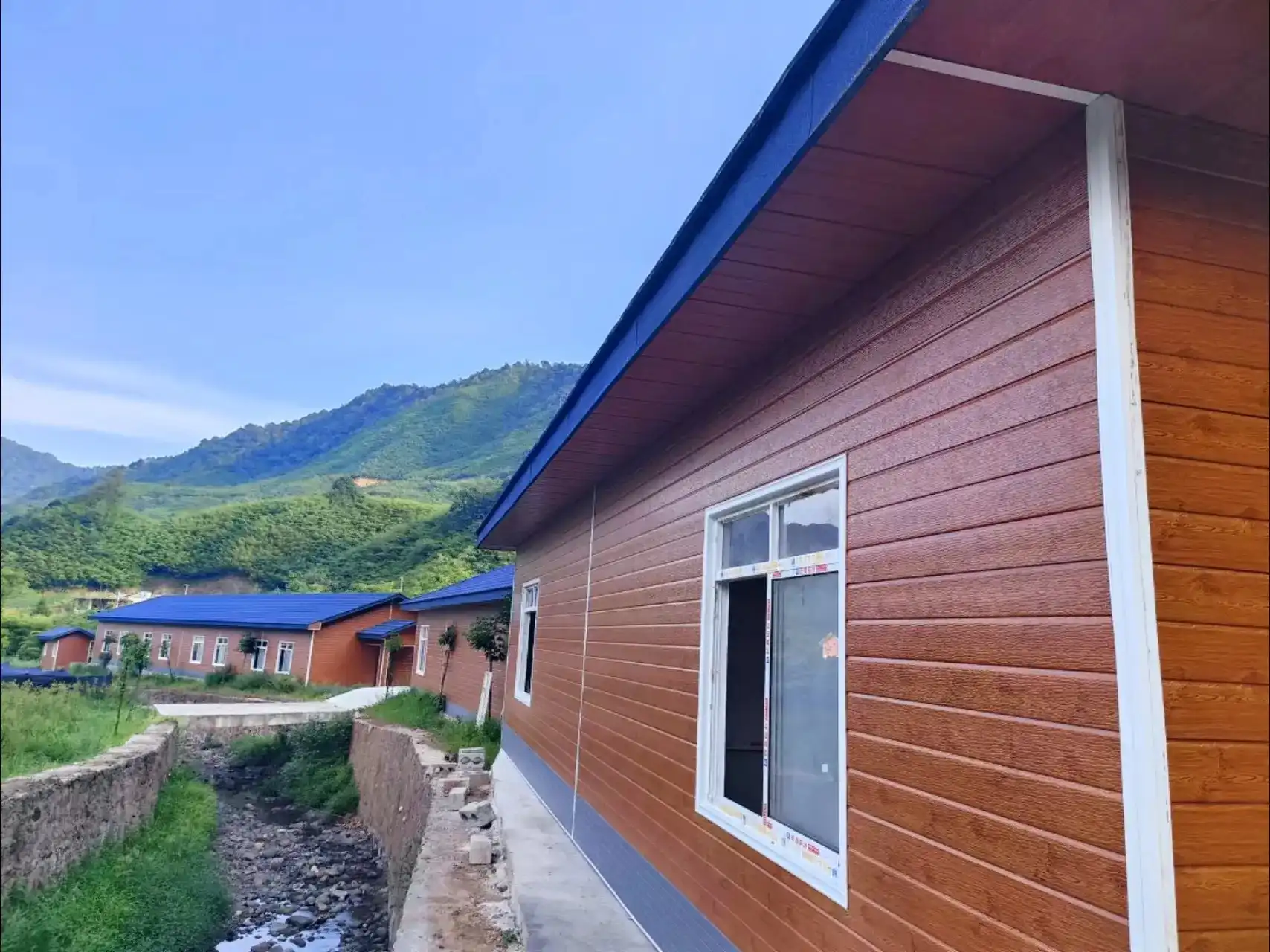 How Waterproof Exterior Wall Panels Resist Weathering and Damage?